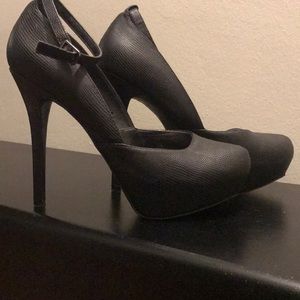 Steve Madden Noella Black Pump